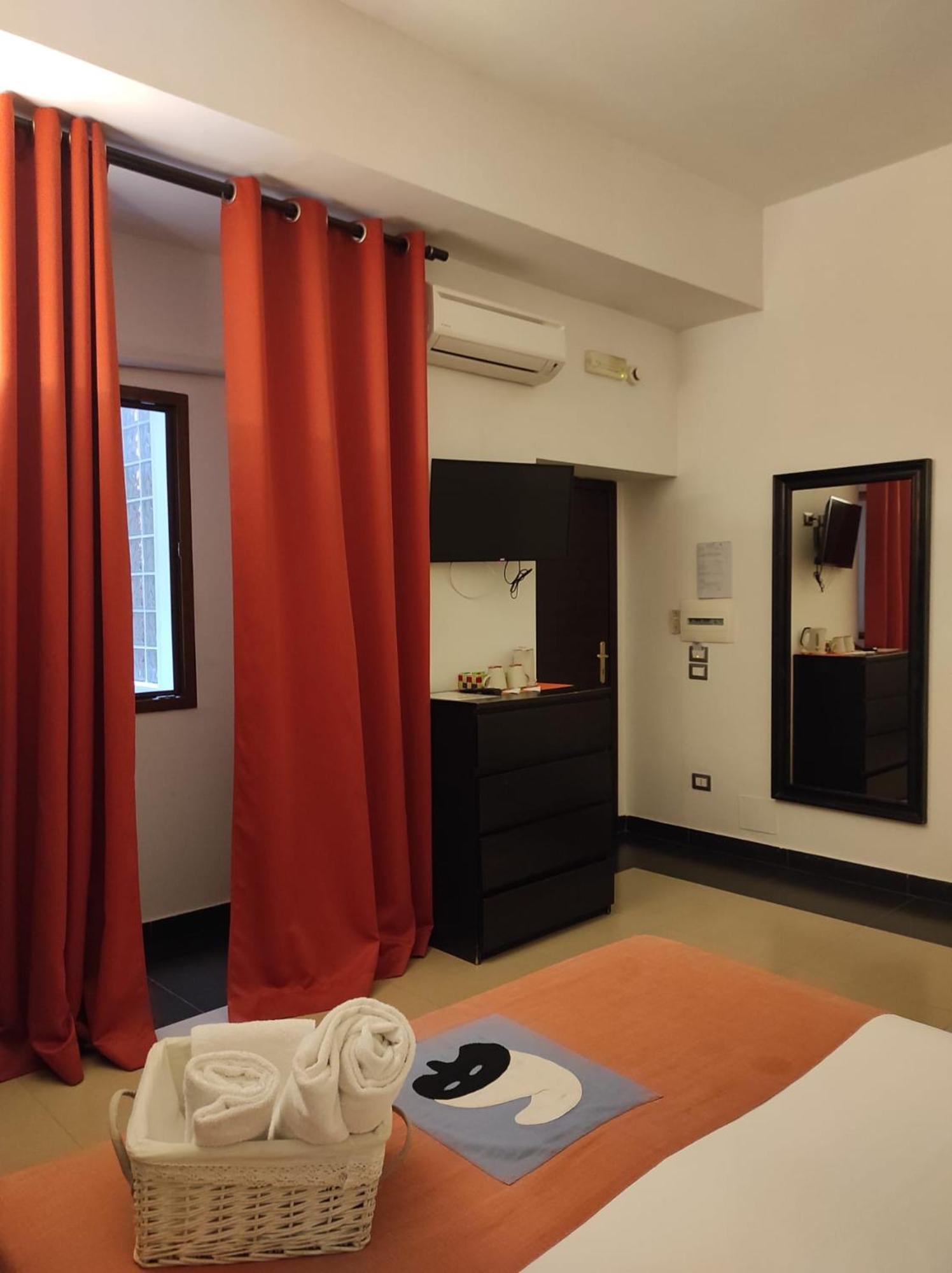 Hotel Plebiscito Aparthotel Napoli Eksteriør billede